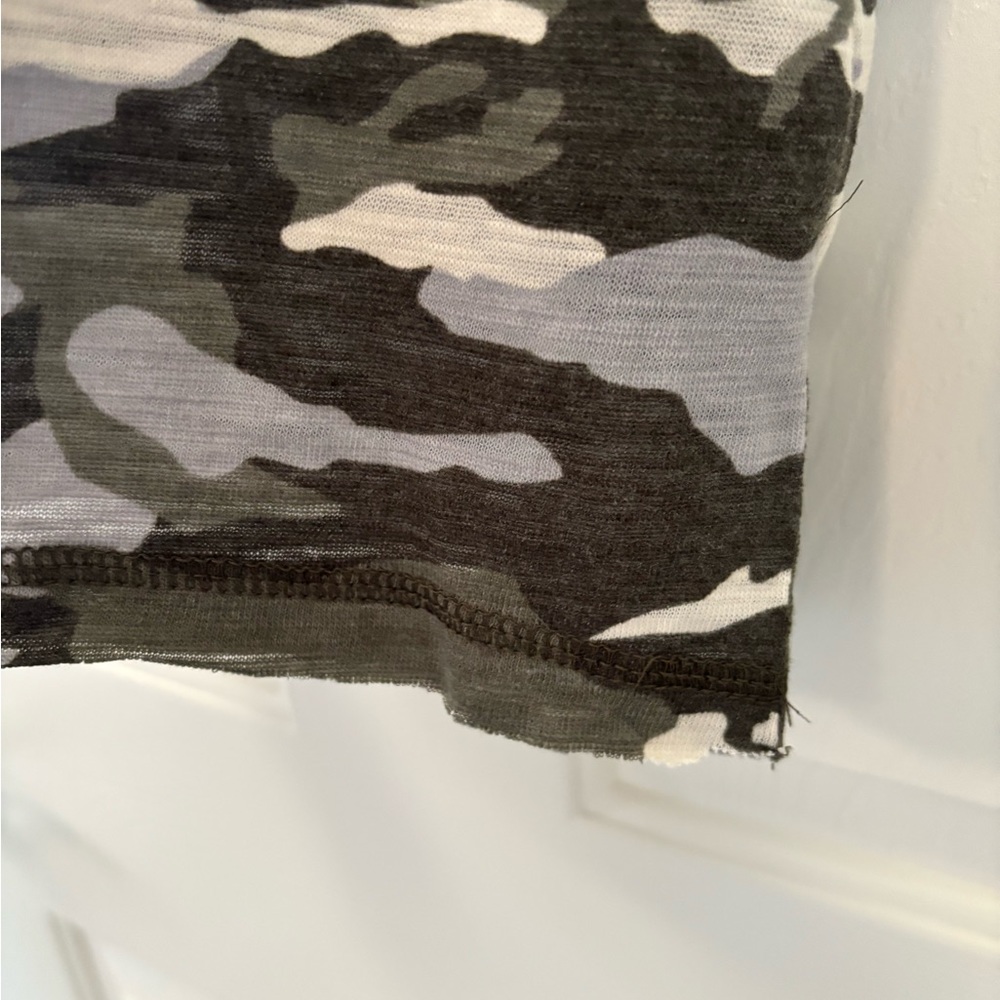 Chaser Shades Of Gray, Green & Cream Camo Tank Top New With Tags Size La… - Picture 6 of 14